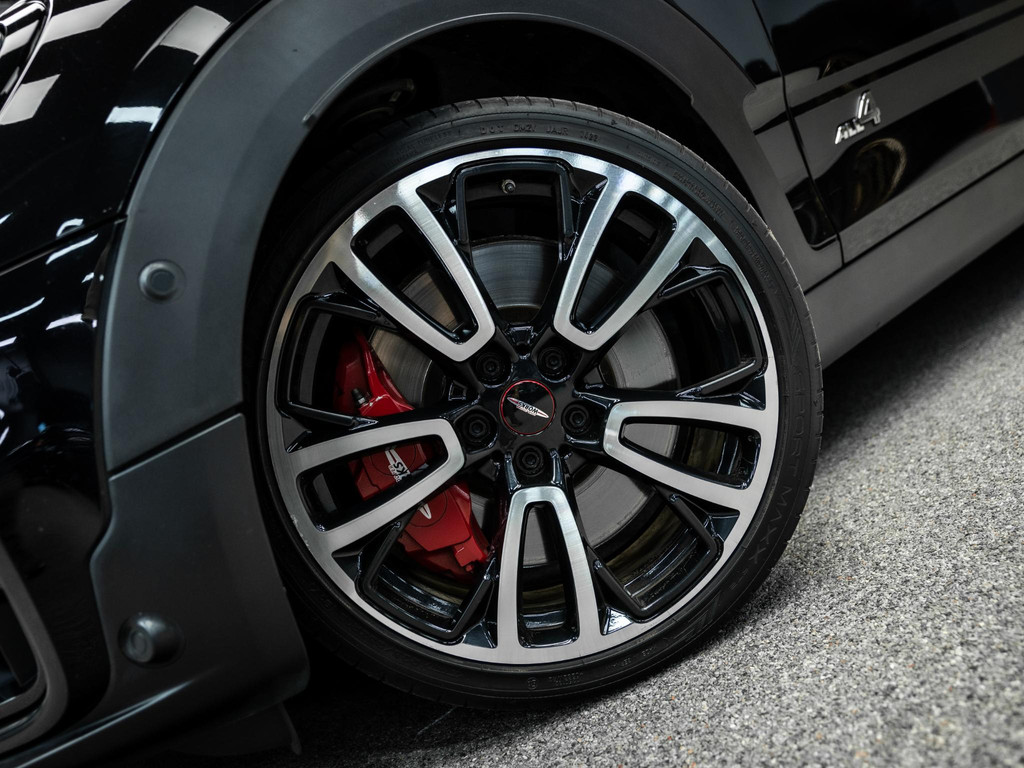 55706384-1.jpg